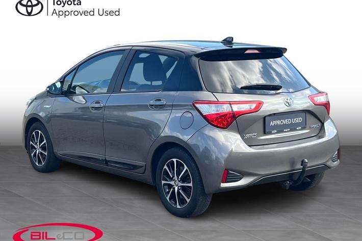 Bronze Toyota Yaris fra 2019