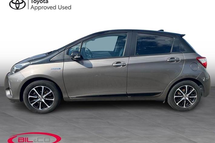 Bronze Toyota Yaris fra 2019