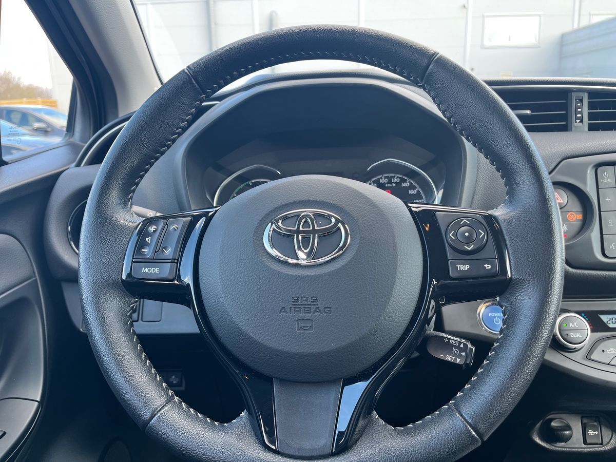 Bronze Toyota Yaris fra 2019