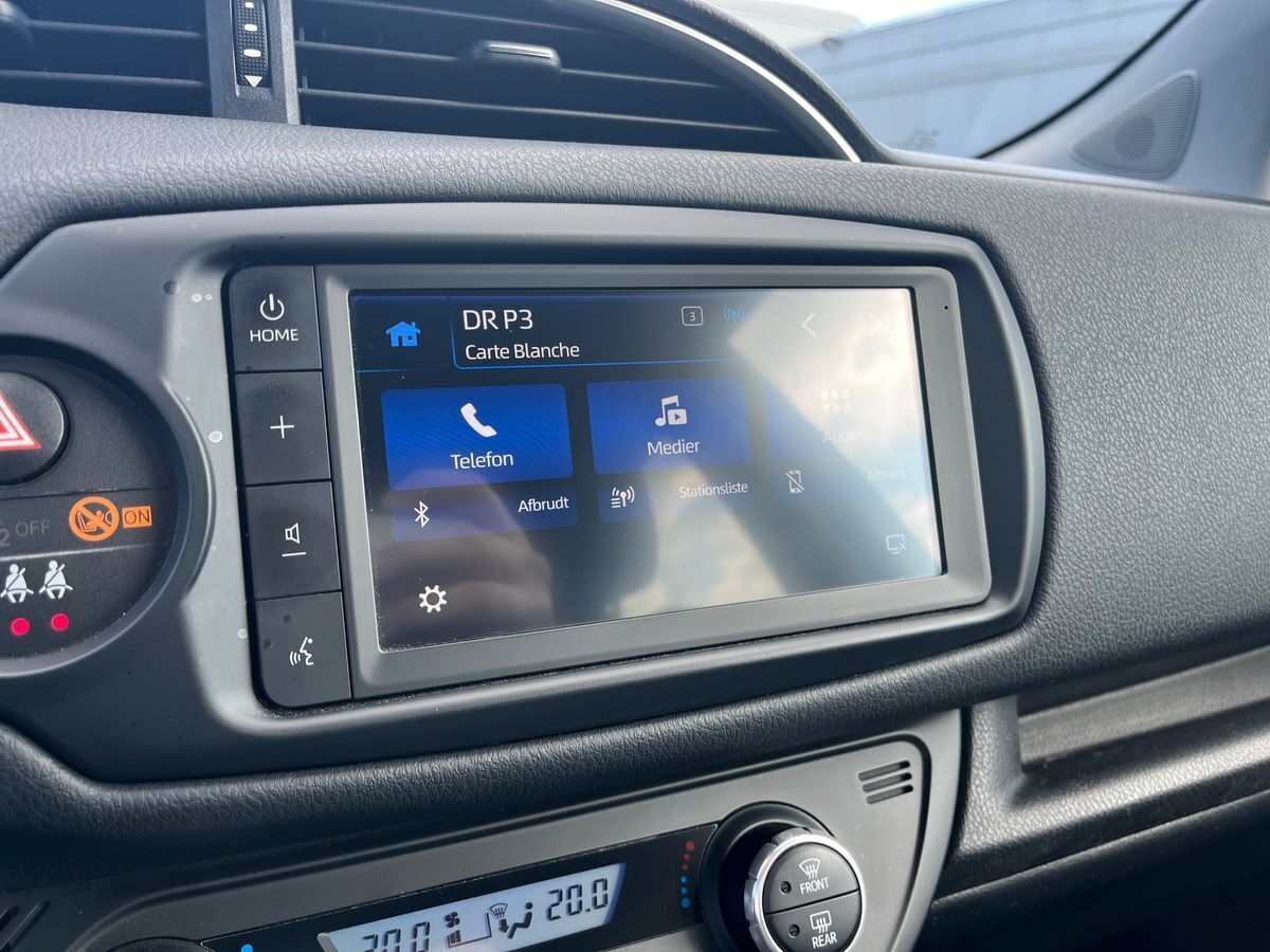 Bronze Toyota Yaris fra 2019