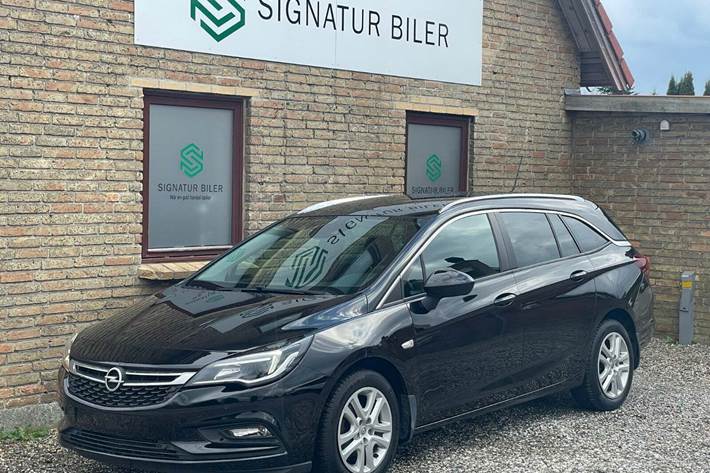 Sort Opel Astra fra 2019