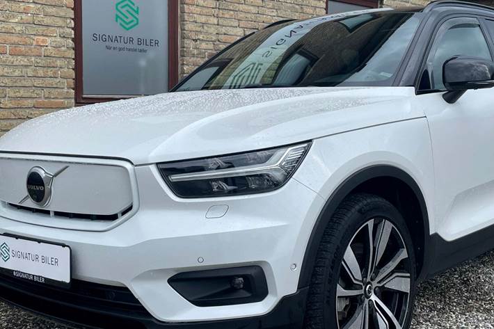 Sort Volvo XC40 fra 2022