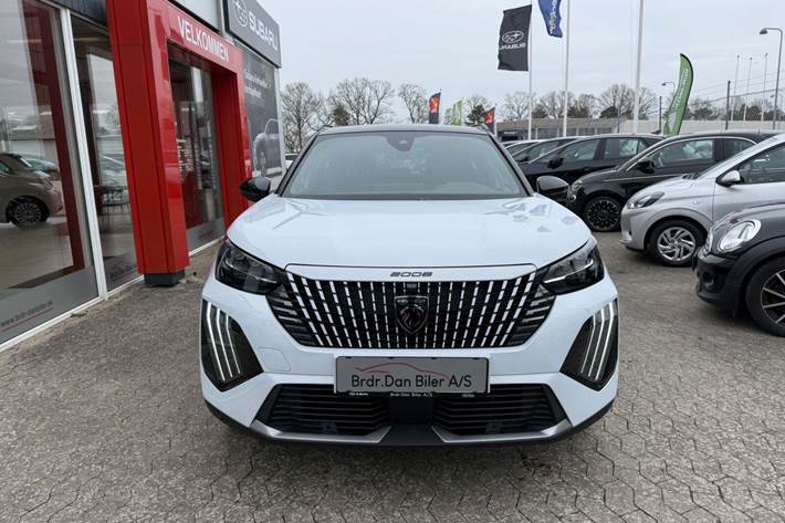 Hvid Peugeot e-2008 fra 2024