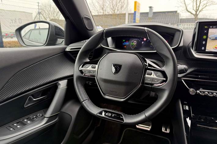 Sort Peugeot e-2008 fra 2024