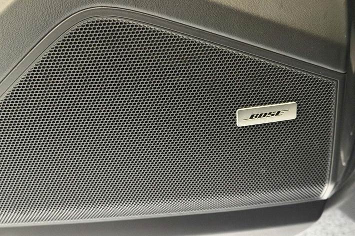 Grå Porsche Cayenne fra 2025