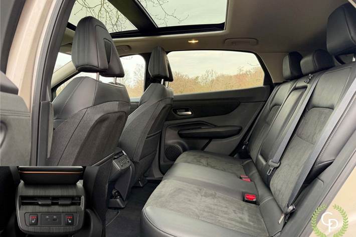 Orange Nissan Ariya fra 2024