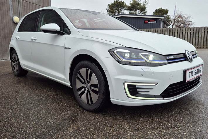 Hvid VW e-Golf VII fra 2021