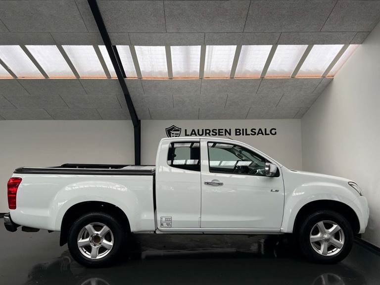Isuzu D-Max 2,5 TD 163 Ext. Cab Premium