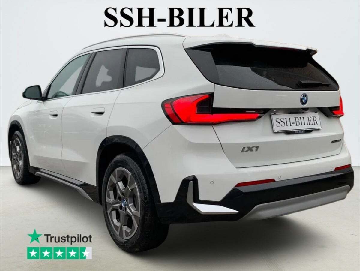 BMW iX1 eDrive20 X-Line