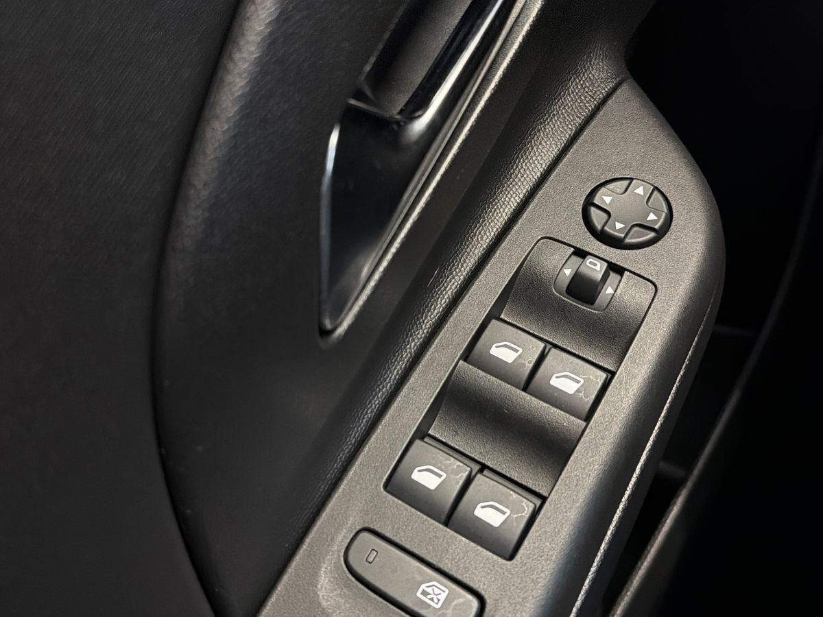 Sort Opel Corsa-e fra 2024