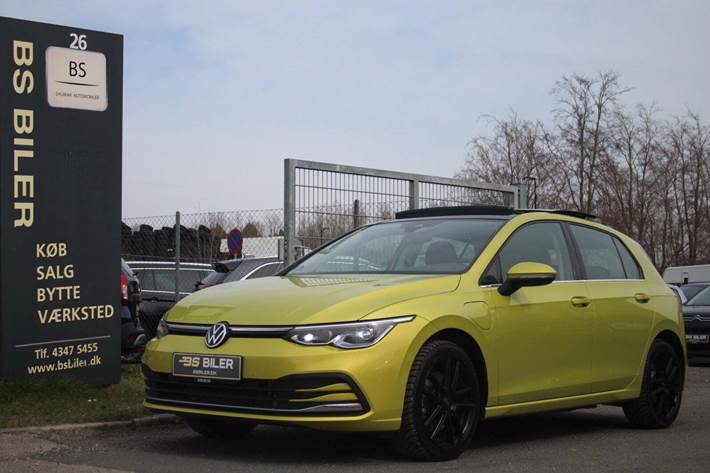 Gul VW Golf VIII fra 2021