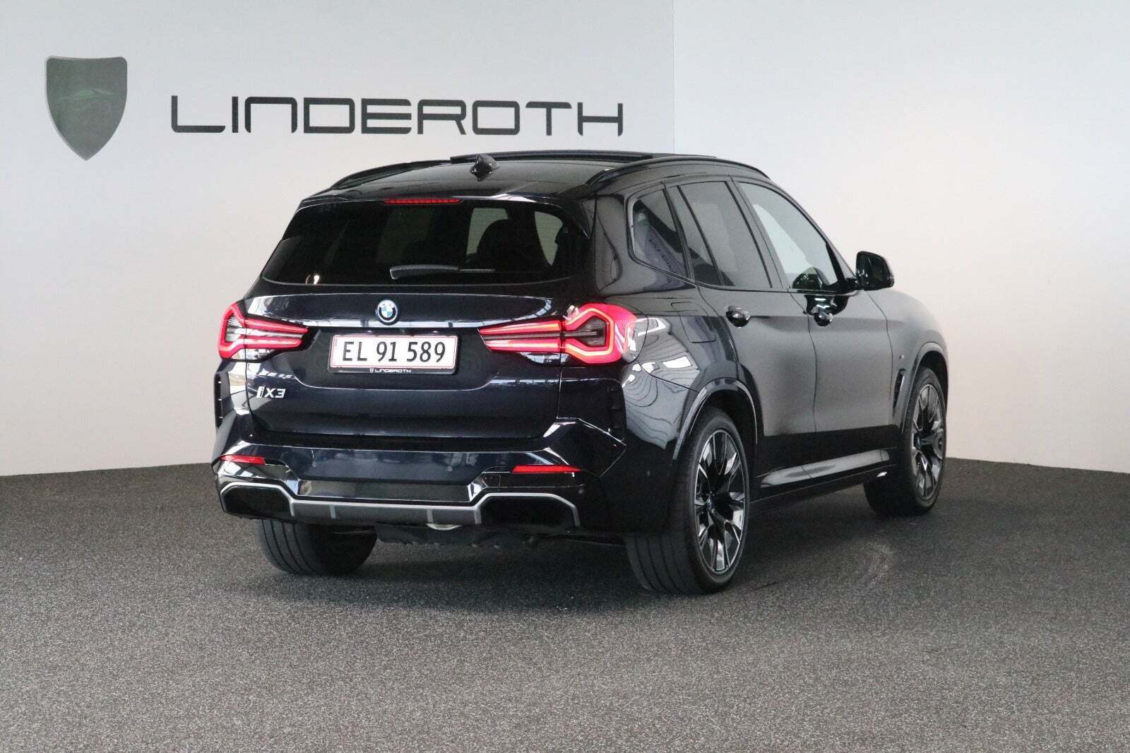 BMW iX3 Charged Plus M-Sport