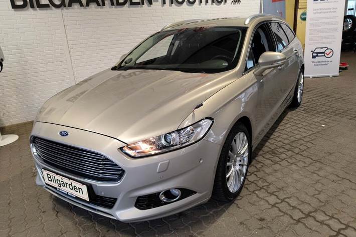 Orange Ford Mondeo fra 2015