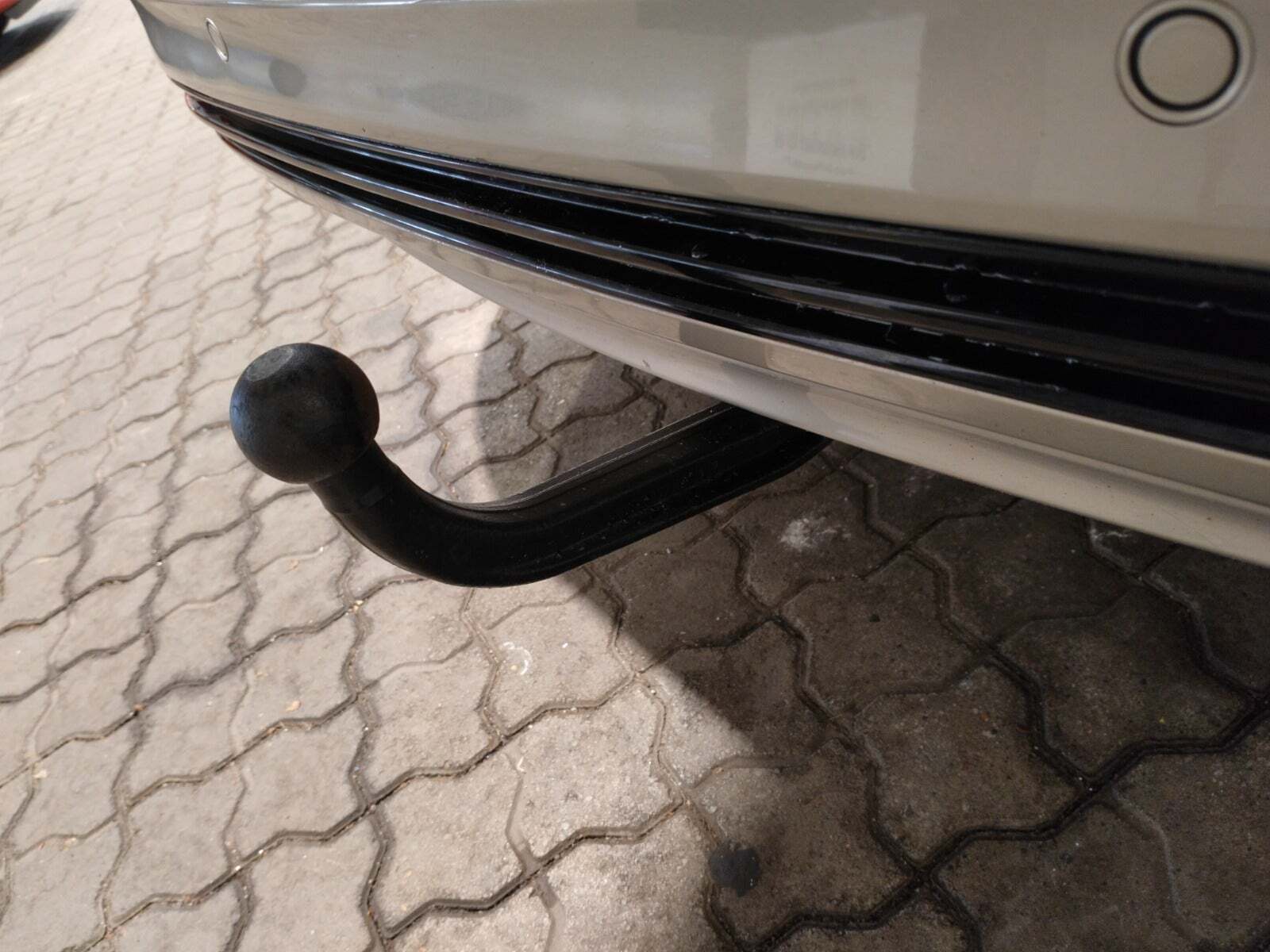 Orange Ford Mondeo fra 2015