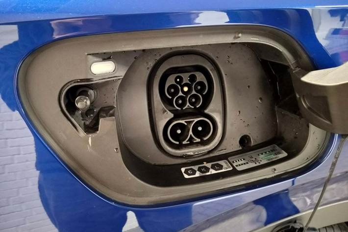 Blå VW ID.4 fra 2025