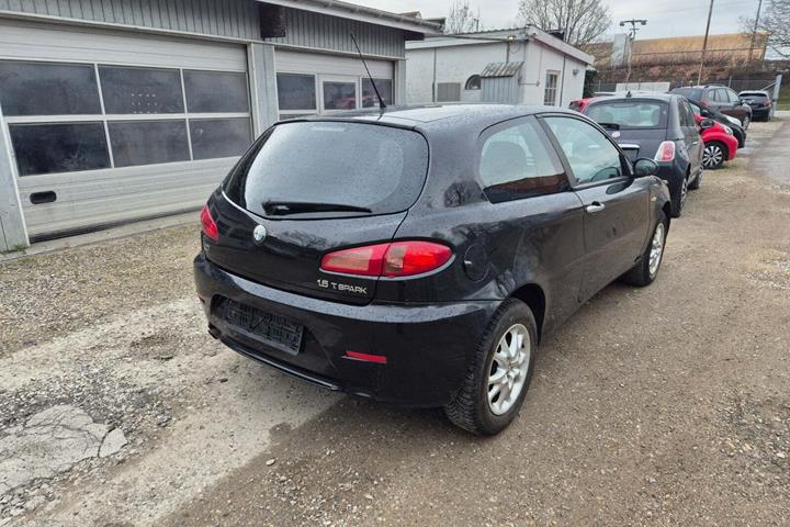 undefined Alfa Romeo 147 fra 2007 set udefra