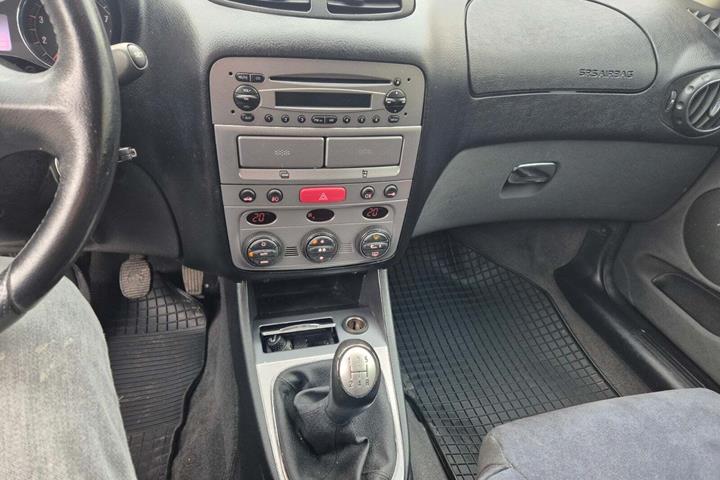 undefined Alfa Romeo 147 fra 2007 set indefra