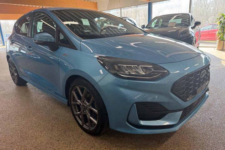 Blå Ford Fiesta fra 2022