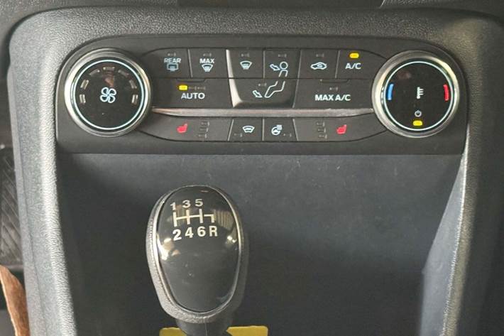 Blå Ford Fiesta fra 2022