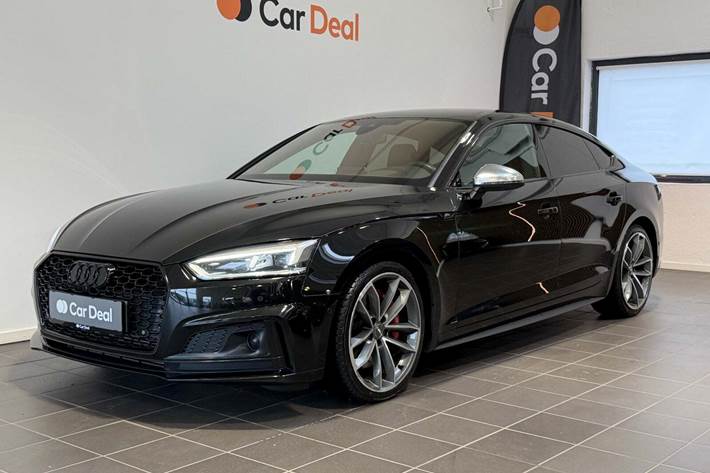 Rød Audi S5 fra 2017