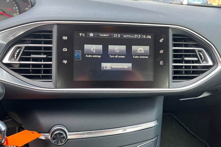 Hvid Peugeot 308 fra 2017