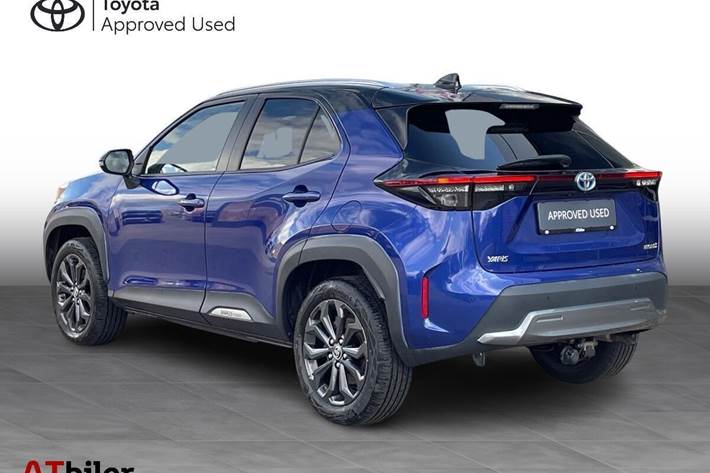 Blå Toyota Yaris Cross fra 2022