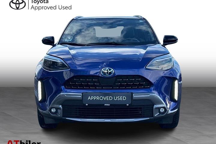 Blå Toyota Yaris Cross fra 2022
