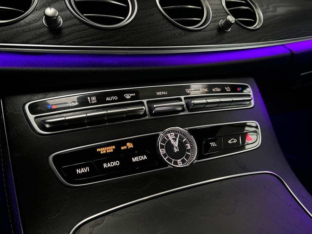 Hvid Mercedes E300 fra 2019