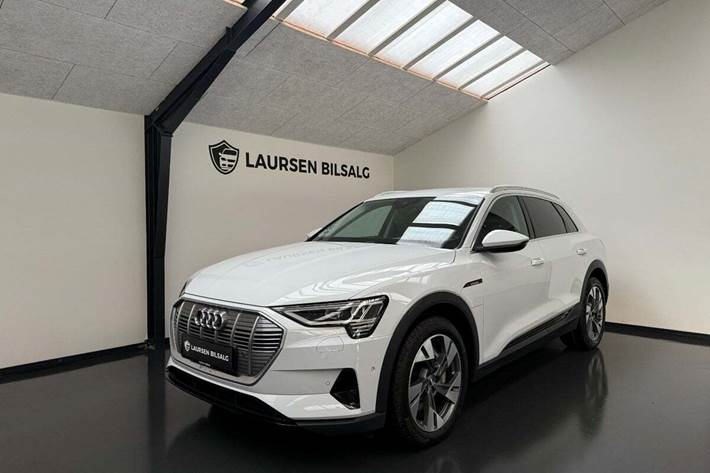Hvid Audi e-tron fra 2020