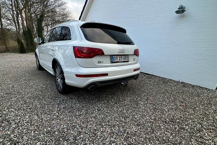 Hvid Audi Q7 fra 2012