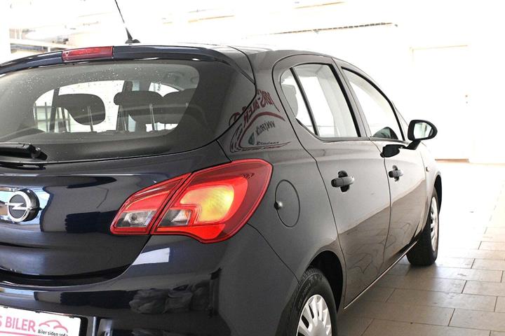 Blå Opel Corsa fra 2019