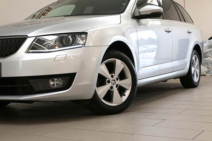 Sølv Skoda Octavia fra 2017