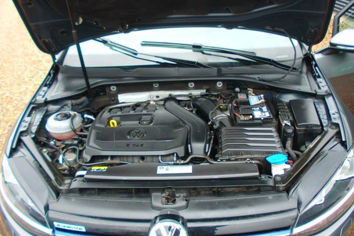 Sølv VW Golf VII fra 2018