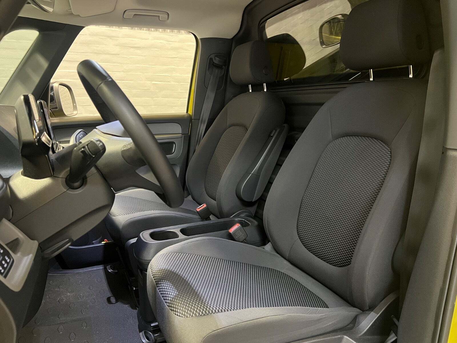 Gul VW ID.Buzz fra 2023