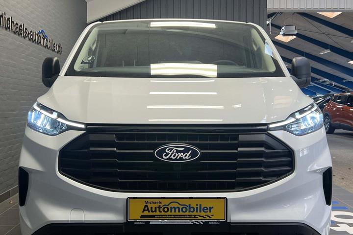 Hvid Ford Transit Custom 320 L2 fra 2026
