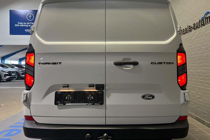 Hvid Ford Transit Custom 320 L2 fra 2026