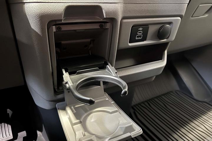 Hvid Ford Transit Custom 320 L2 fra 2026