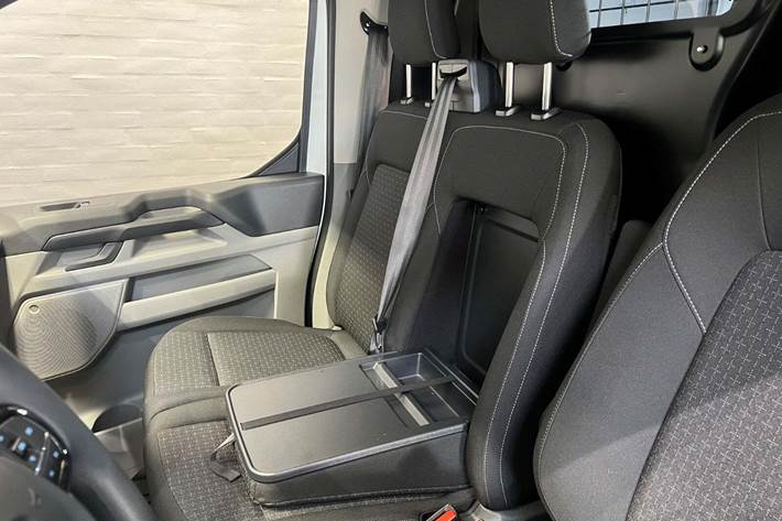 Hvid Ford Transit Custom 320 L2 fra 2026