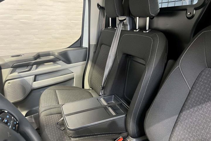 Hvid Ford Transit Custom 320 L2 fra 2026