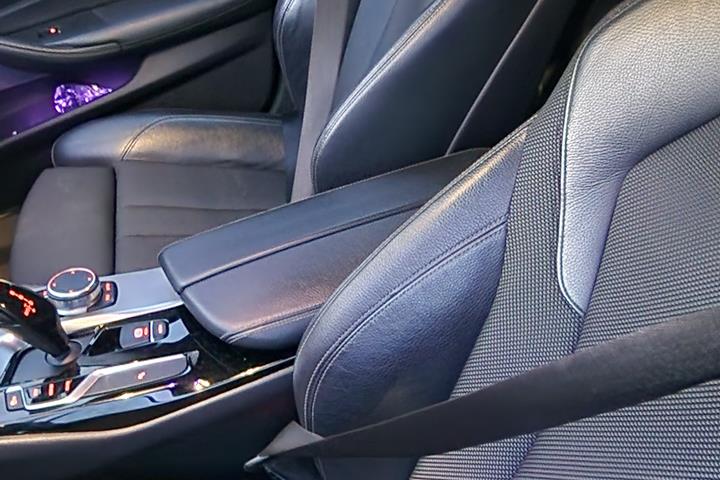 Sort BMW 501 fra 2018