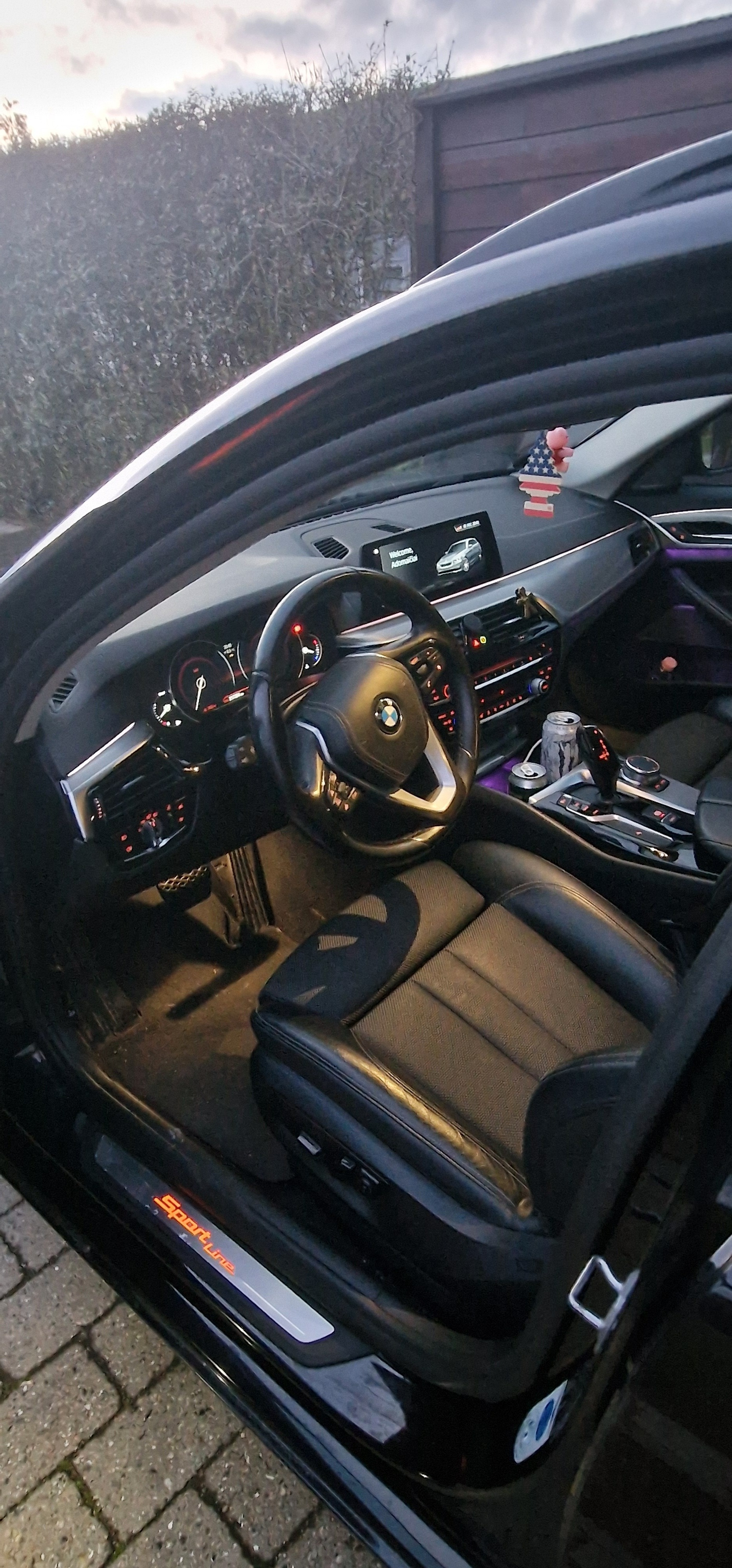 Sort BMW 501 fra 2018