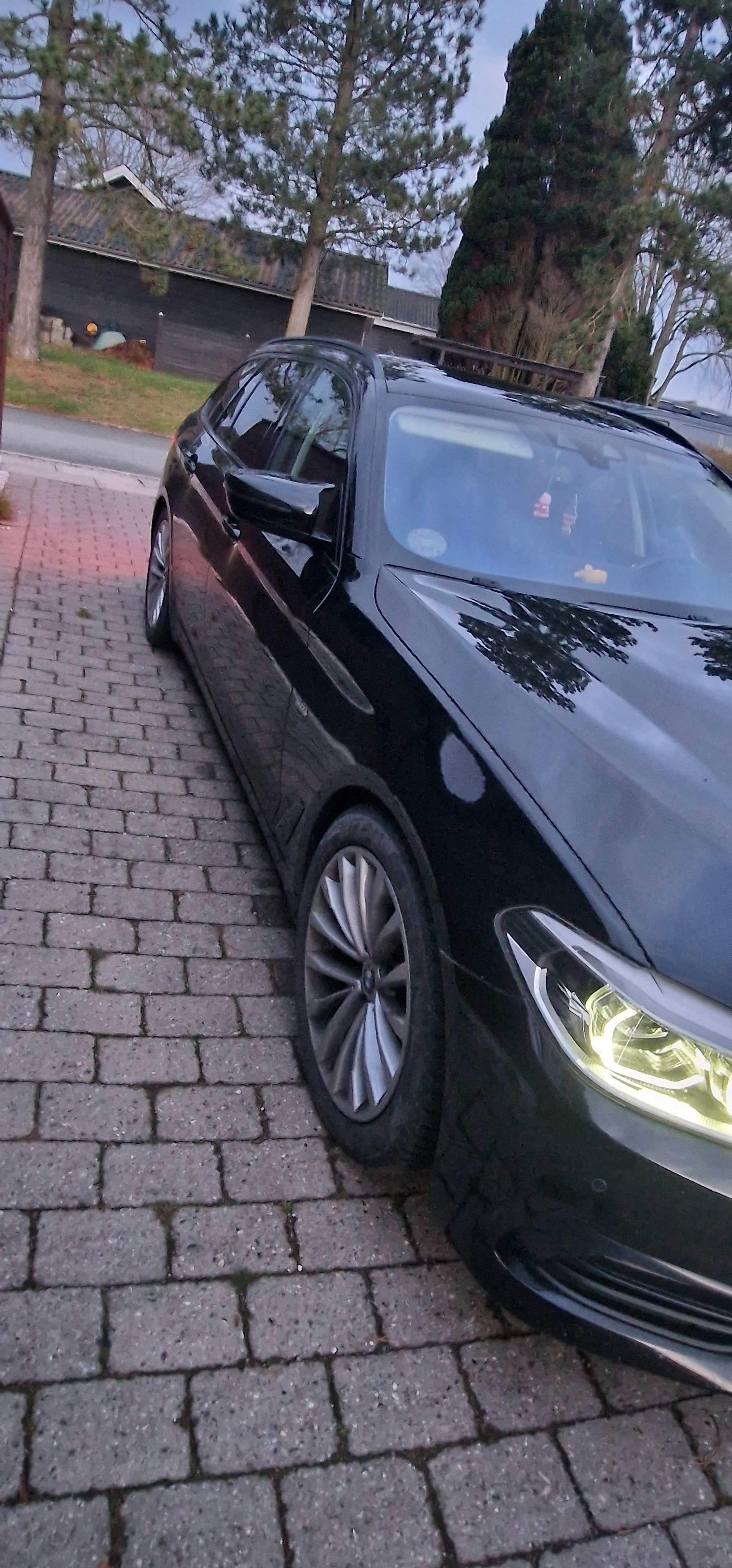 Sort BMW 501 fra 2018