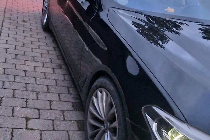 Sort BMW 501 fra 2018
