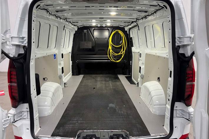 Hvid VW e-Transporter fra 2025