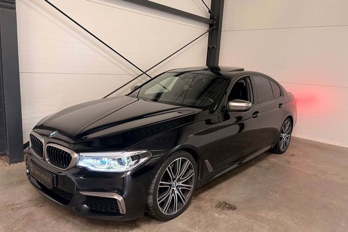 Sort BMW M550i fra 2020