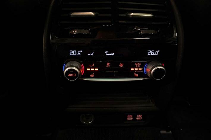 Sort BMW M550i fra 2020