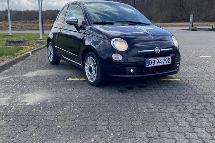 Sort Fiat 500 fra 2010