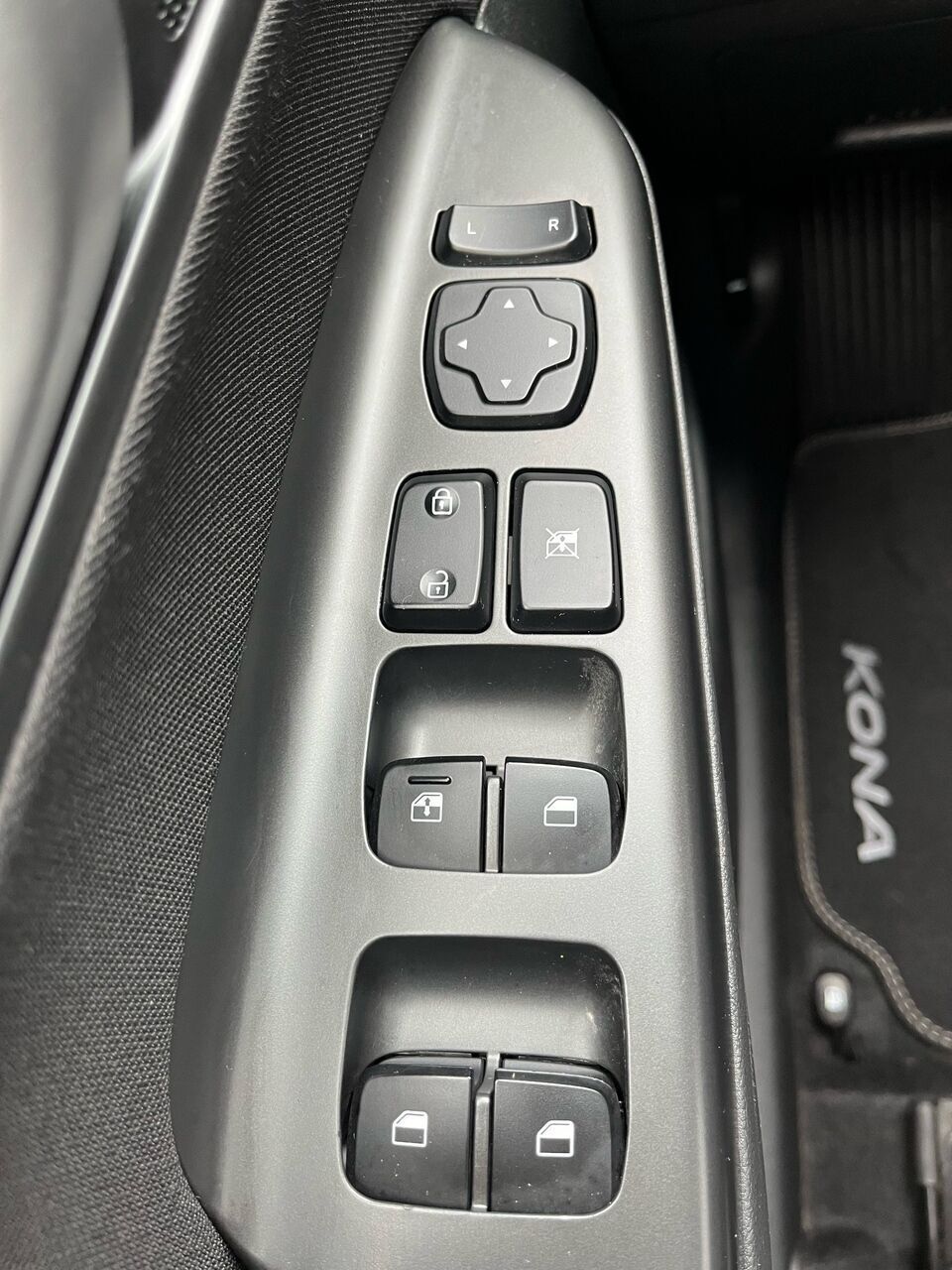 Grå Hyundai Kona fra 2020