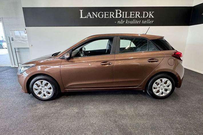 Brun Hyundai i20 fra 2017