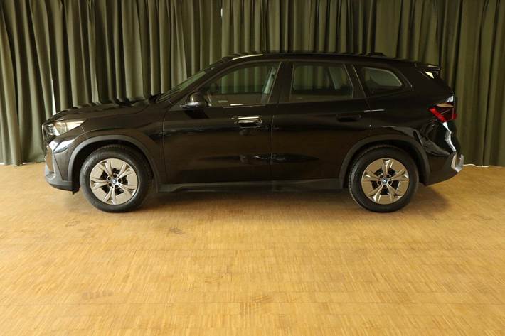 Sort BMW iX1 fra 2023